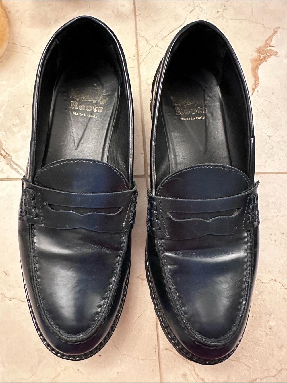 Roots navy Leather Penny Loafers - women’s Classic Slip-Ons size 7